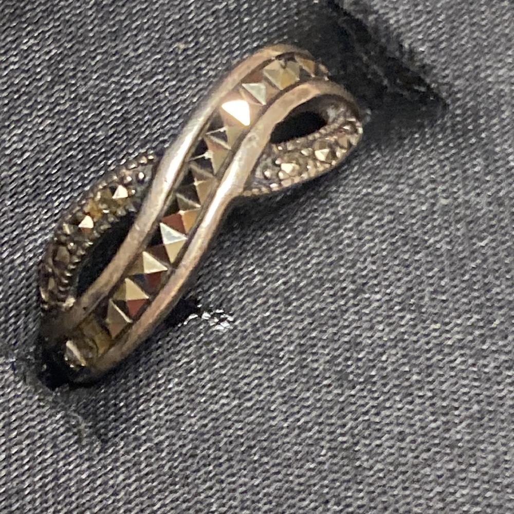 Marcasite Ring in 925SS.   Size 8